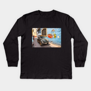 Mexico. Guanajuato. Old Car. Graffiti. Kids Long Sleeve T-Shirt